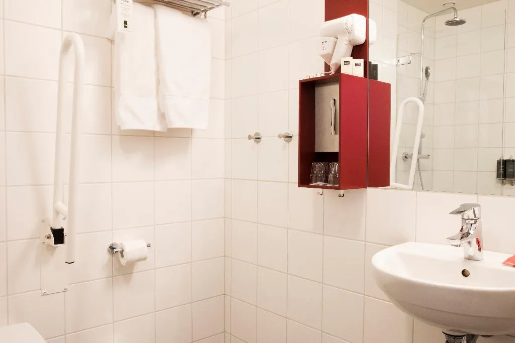 Double or Twin DELUXE Room, Fosshotel Reykjavik, Reykjavik