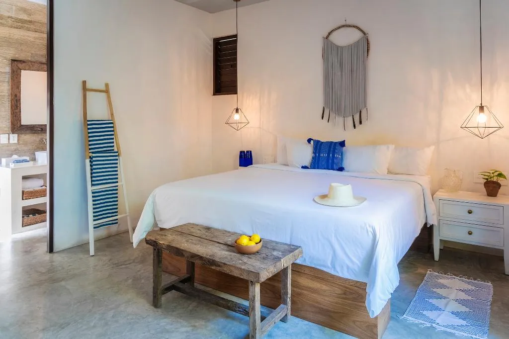 JUNIOR SUITE KING SIZE BED Room, Lula Seaside Boutique Hotel, Cancun Area