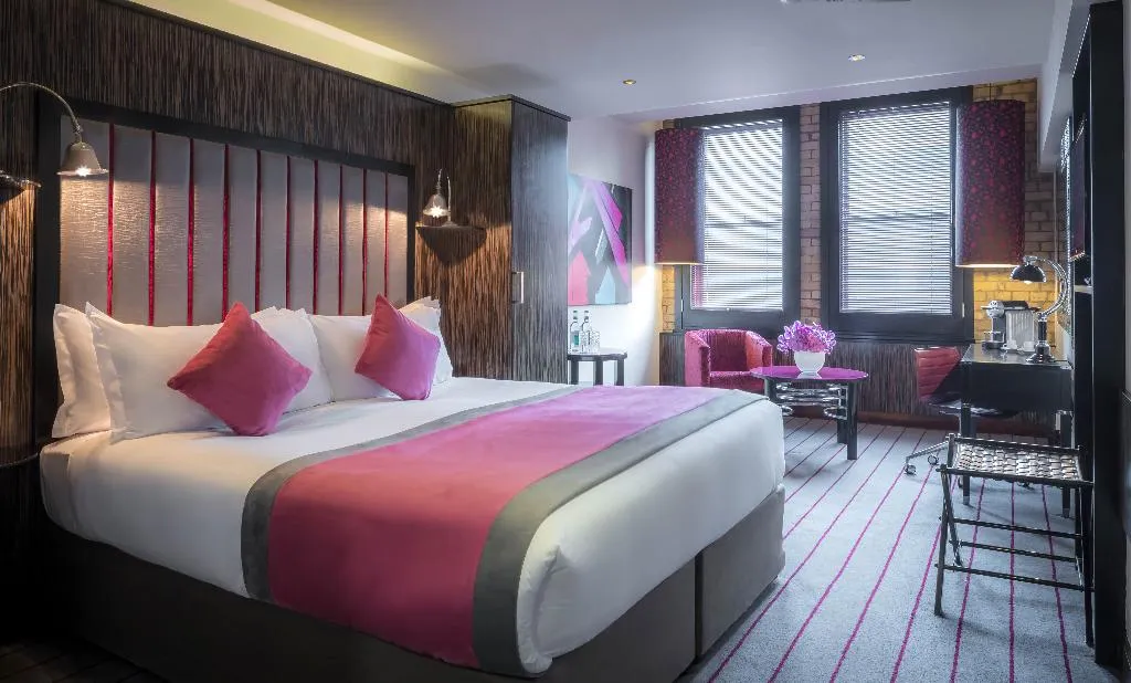 DOUBLE EXECUTIVE KING BED Room, Trinity City Hotel, Dublin