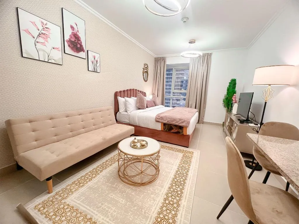 STUDIO DELUXE ONE BED Room, Goldcrest Executive, Dubai