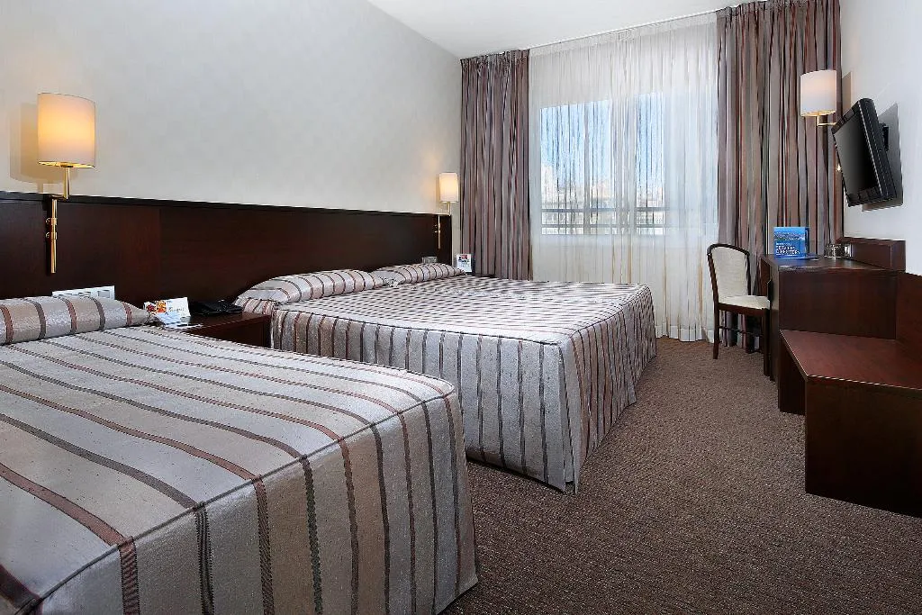 TRIPLE STANDARD Room, Hcc Regente, Barcelona