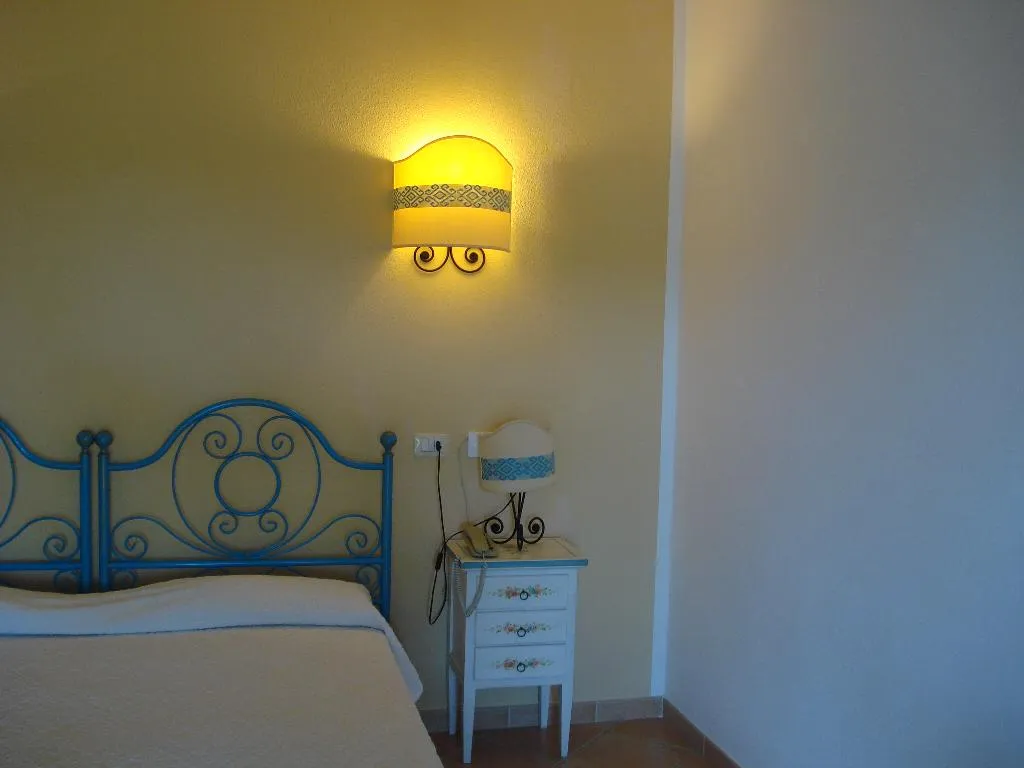 DOUBLE SUPERIOR LAKE VIEW Room, Hotel Relais Valkarana, Olbia