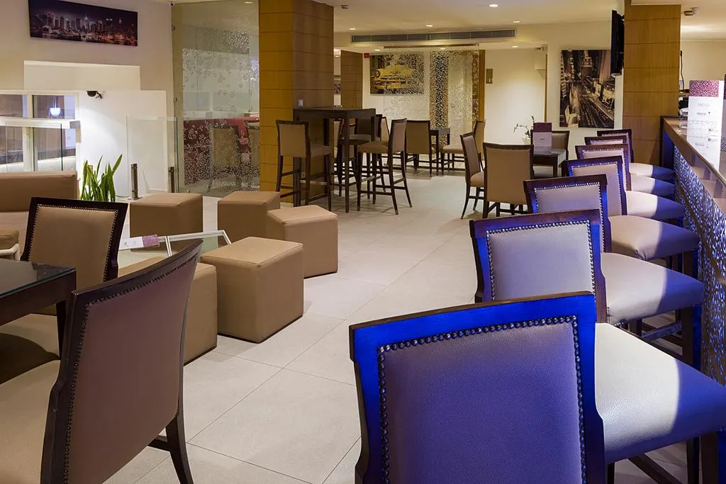 Bar, Golf Royal, Tunisia
