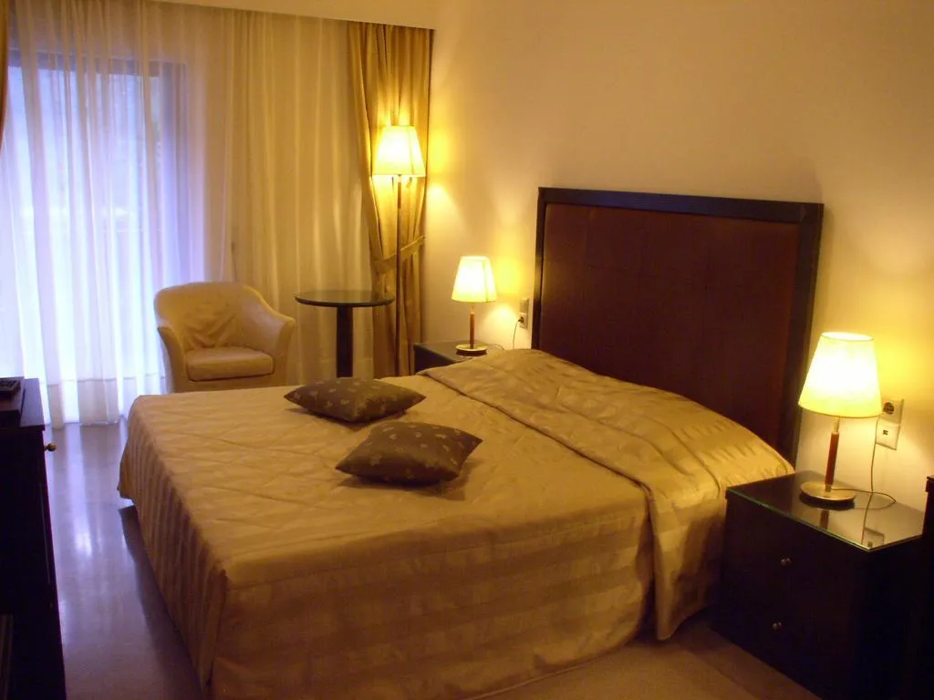 QUADRUPLE STANDARD Room, King Minos, Athens