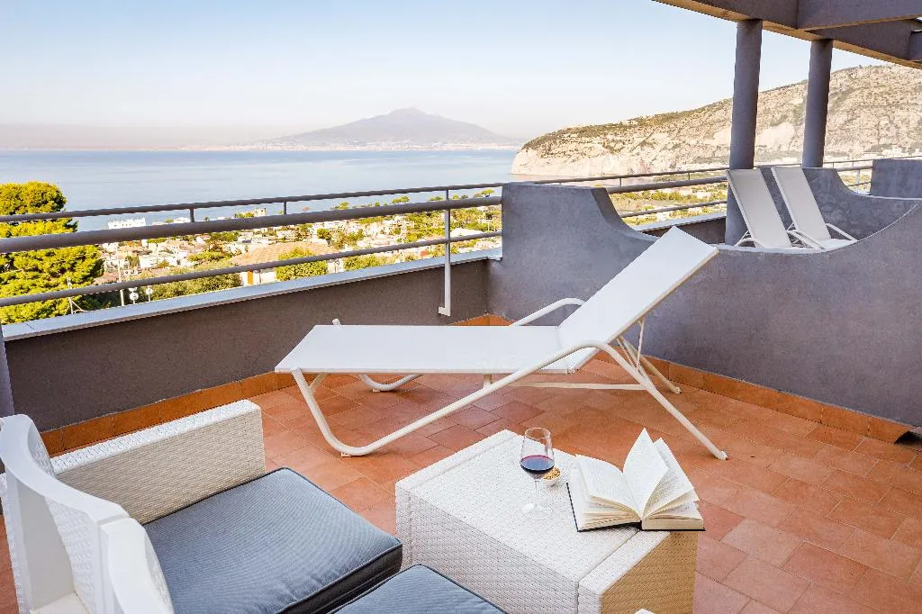 TRIPLE SEA VIEW Room, Art Hotel Gran Paradiso, Naples