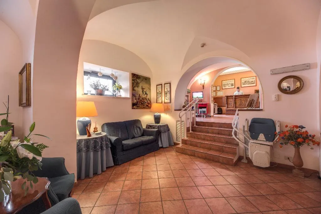 Lobby, Corona, Rome