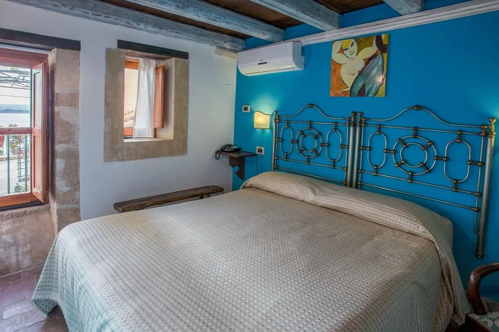 DOUBLE SUPERIOR SEA VIEW Room, Charme Henry S House, Catania