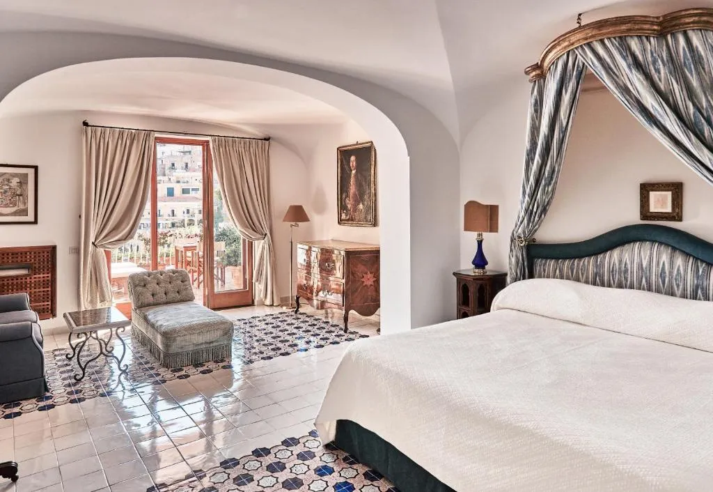JUNIOR SUITE SUPERIOR SEA VIEW Room, Le Sirenuse, Naples
