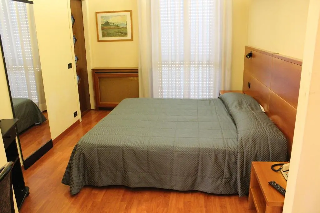 Room, Hotel Selide, Milan