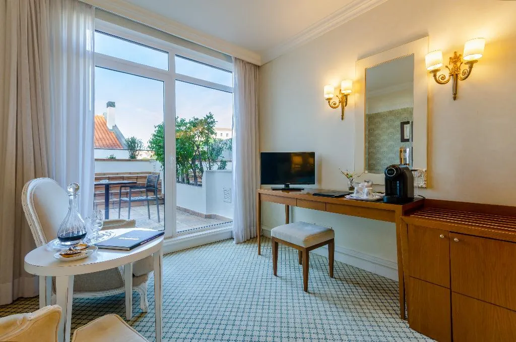 DOUBLE SUPERIOR WITH BALCONY Room, Olissippo Castelo, Lisbon