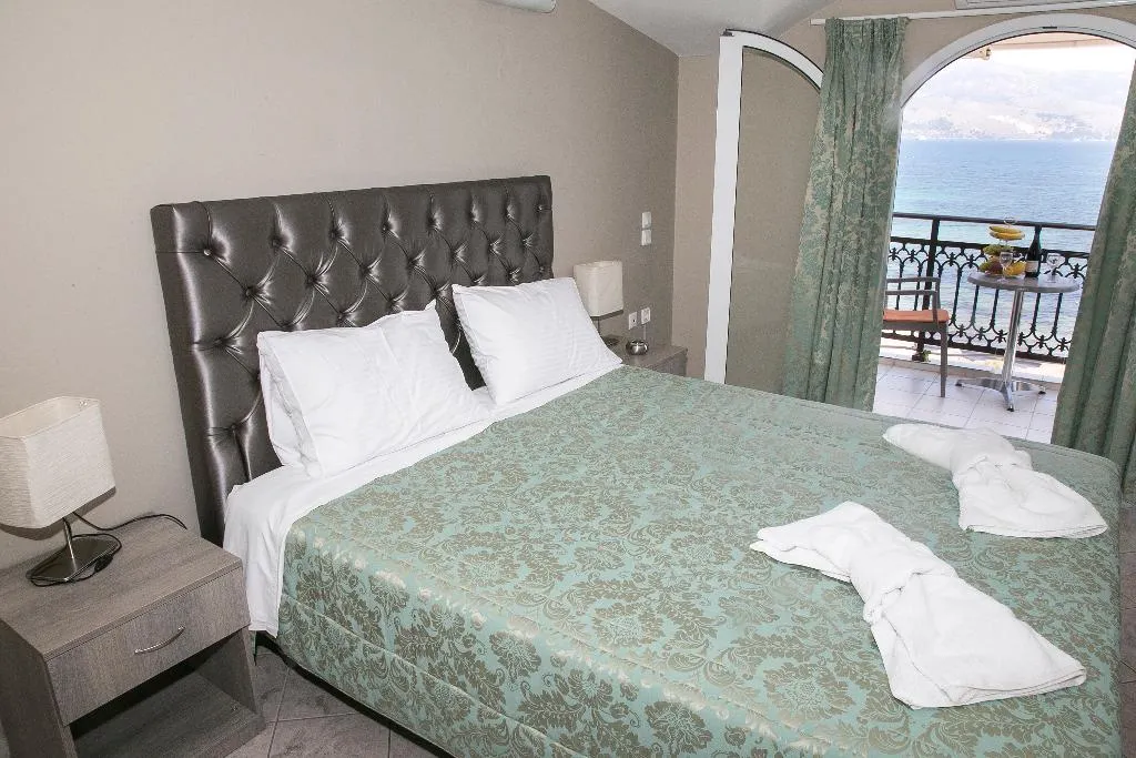 Room, Zoi Lixouri, Kefallinia