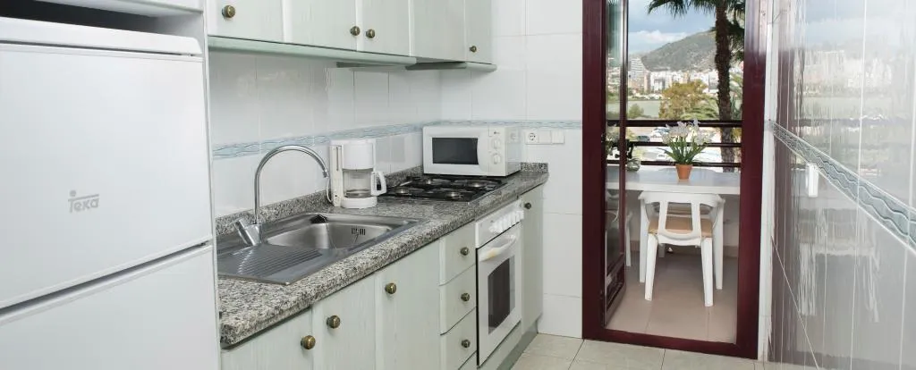 APARTMENT CAPACITY 7 THREE BEDROOMS Room, Zafiro, Costa Blanca