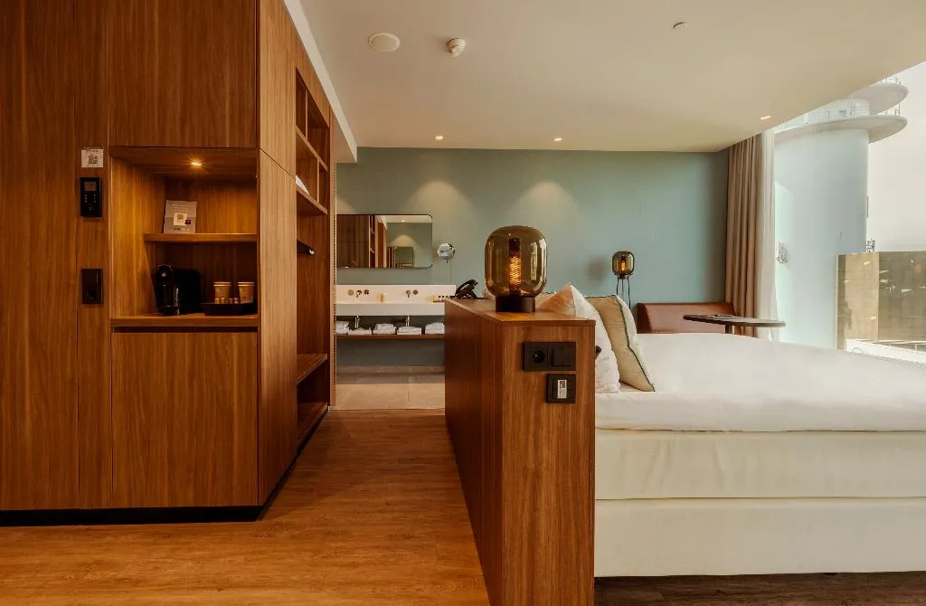 JUNIOR SUITE STANDARD Room, Van der Valk Hotel Amsterdam Zuidas, Amsterdam