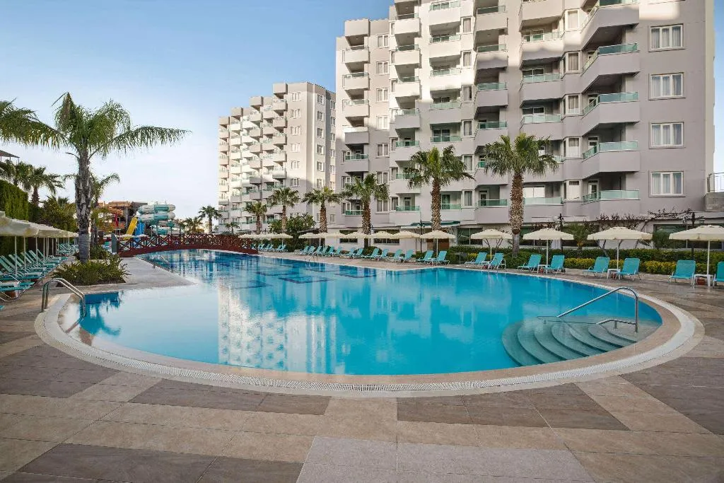 Pool, Wyndham Garden Lara, Antalya