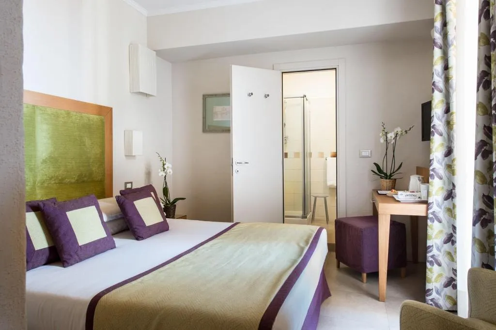 Room, Il Perseo, Florence