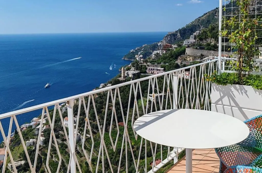 DOUBLE DELUXE SEA VIEW WITH BALCONY Room, Grand Hotel Excelsior, Naples