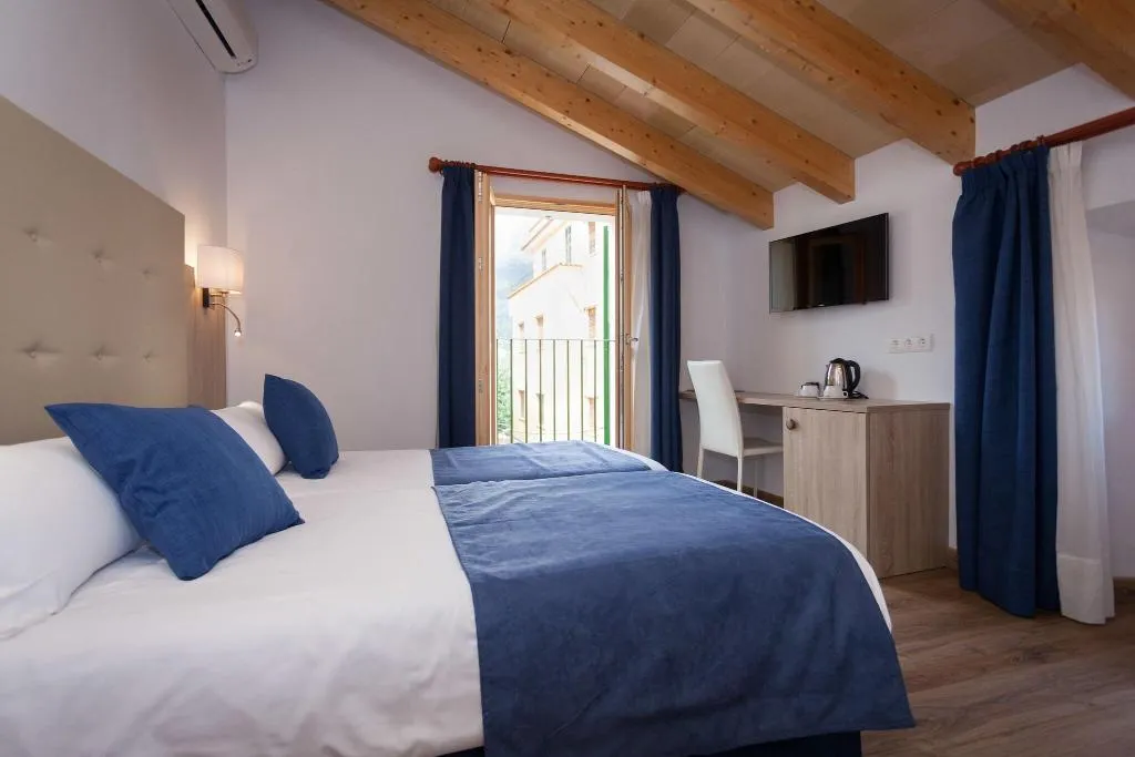 JUNIOR SUITE TWO BEDS Room, El Guia, Majorca
