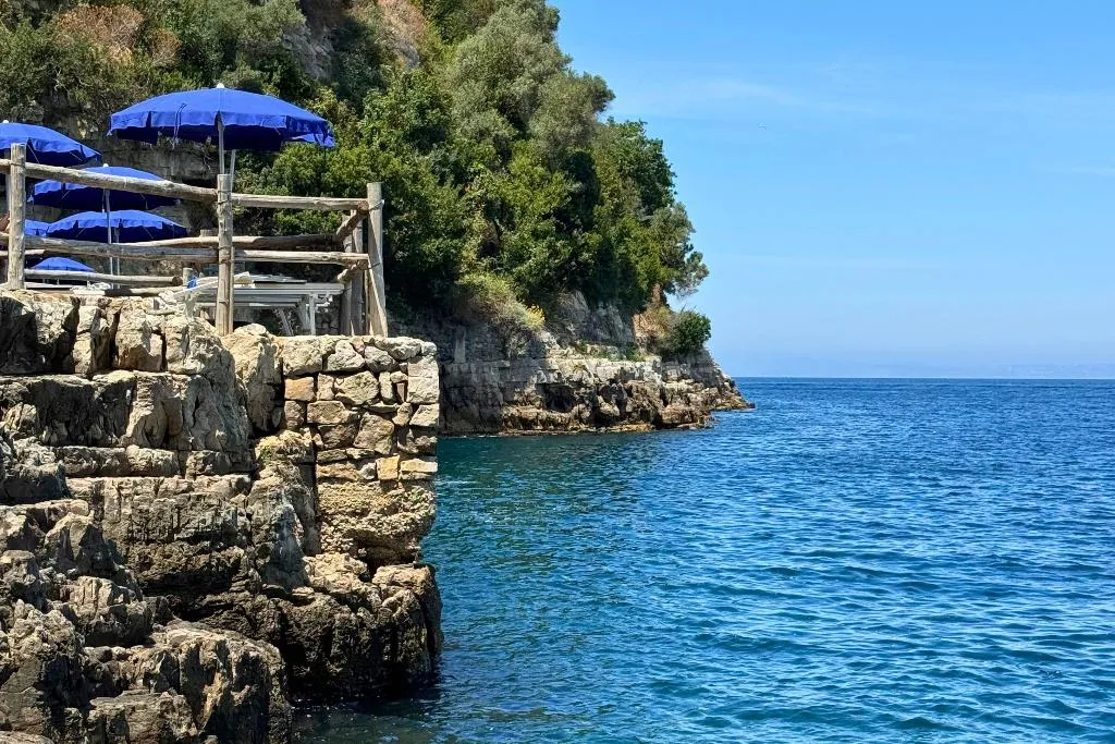 Beach, Hostel & Glamping Santa Fortunata, Naples