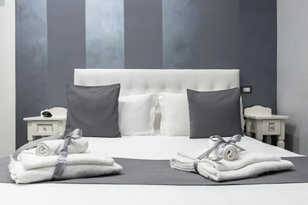 DOUBLE SUPERIOR Room, Hotel Palace Napoli, Naples