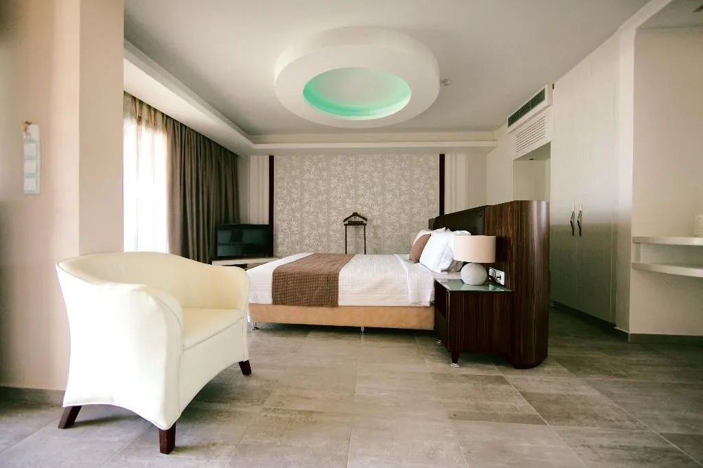 SUITE BEACH FRONT Room, Atlantis, Kos