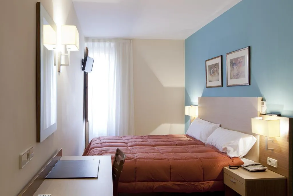 General view, Hotel El Mirador de la Puerta del Sol, Madrid