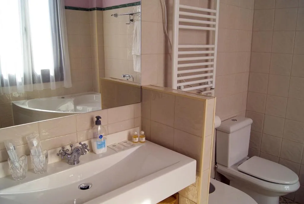 Room, Hotel Llar De Capitans, Barcelona