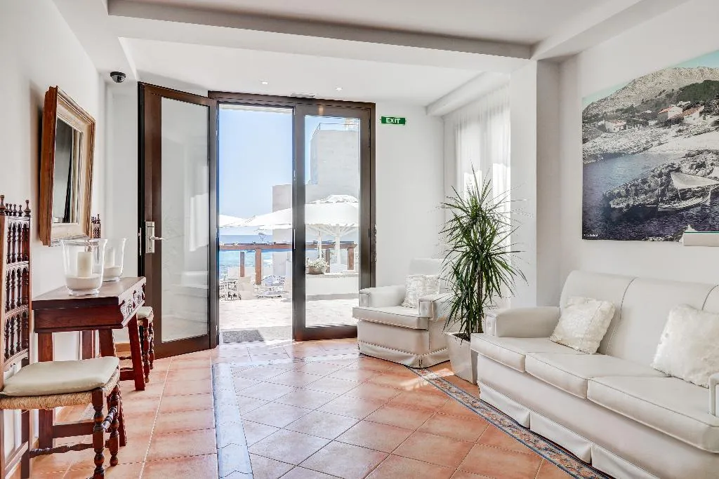 Lobby, Hoposa Niu, Majorca
