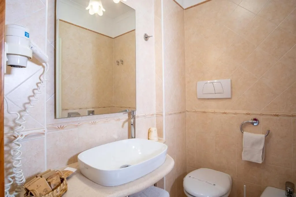 DOUBLE STANDARD Room, Hotel Savoia, Naples