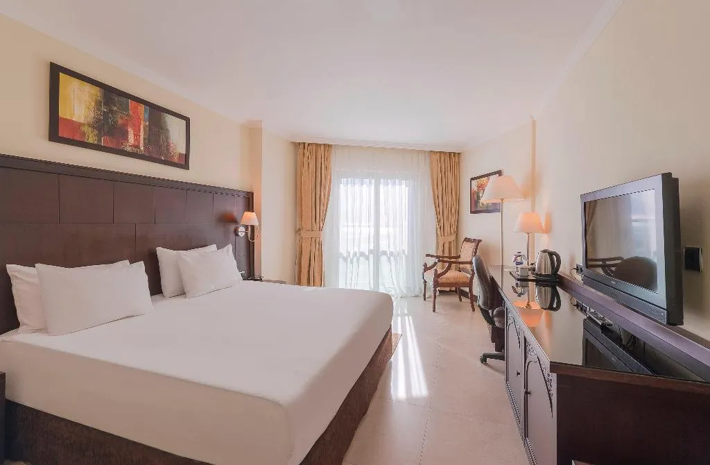 Room SIDE SEA VIEW Room, Crowne Plaza Antalya, Antalya