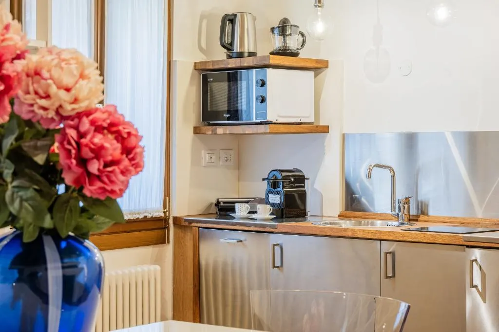 APARTMENT ONE BEDROOM TWO BATHROOMS Room, Palazzo Paruta, Venice