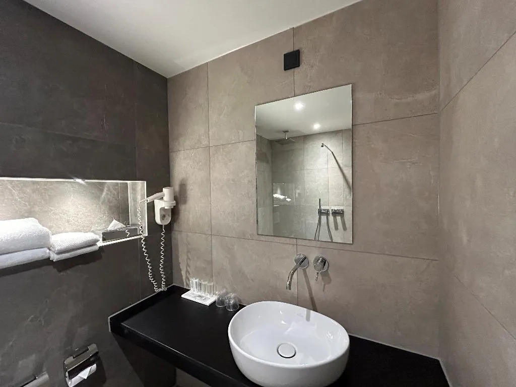 DOUBLE STANDARD Room, Xo Hotels Blue Tower, Amsterdam