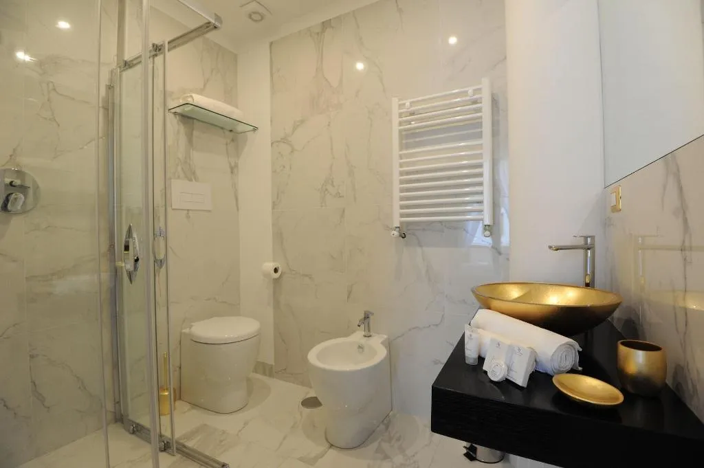 Room, Residenza Borbonica, Naples