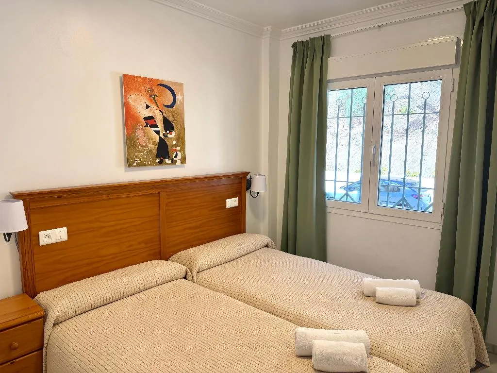 APARTMENT SEA VIEW TWO BEDROOMS Room, Apartamentos HC Burriana Playa, Costa Del Sol