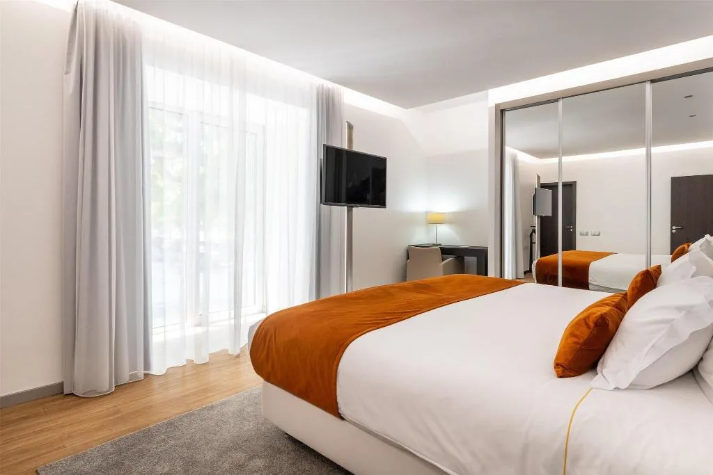 SUITE Presidential Room, Jupiter Lisboa Hotel – Rooftop & Spa, Lisbon
