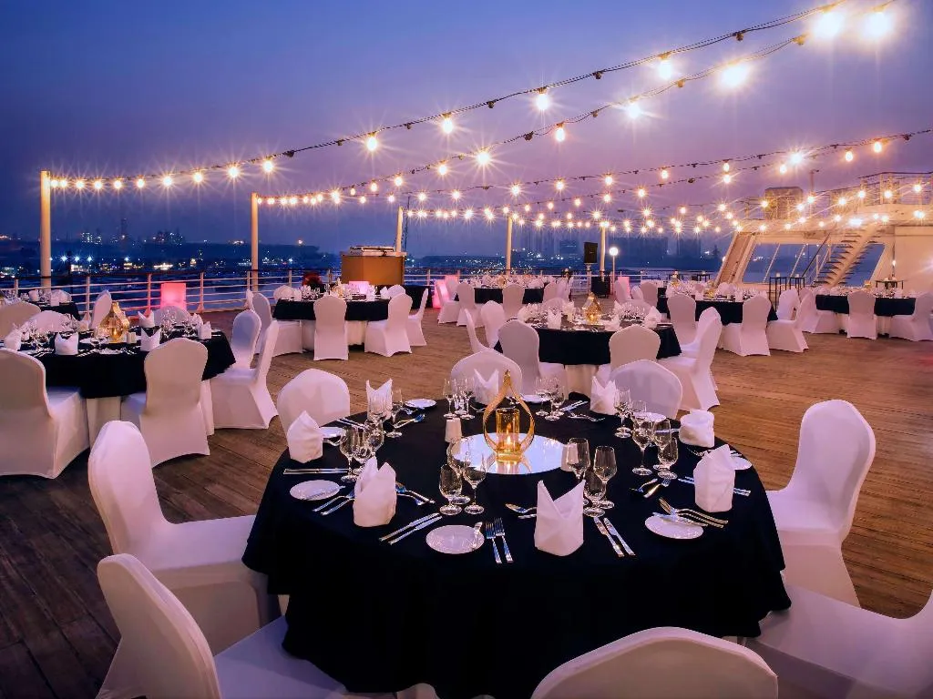 Conferences, Queen Elizabeth 2, Dubai
