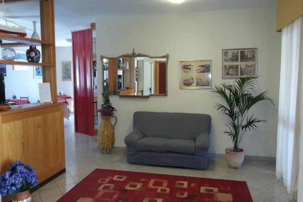 Lobby, Mistral, Alghero