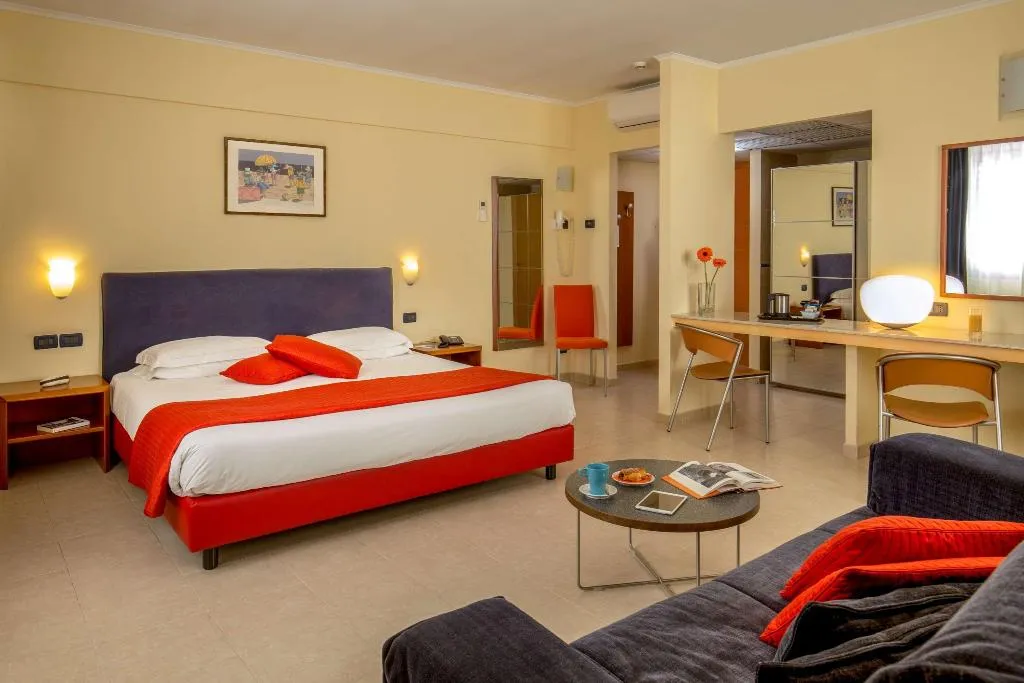 JUNIOR SUITE KING BED NON SMOKING Room, Best Western Blu Hotel Roma, Rome