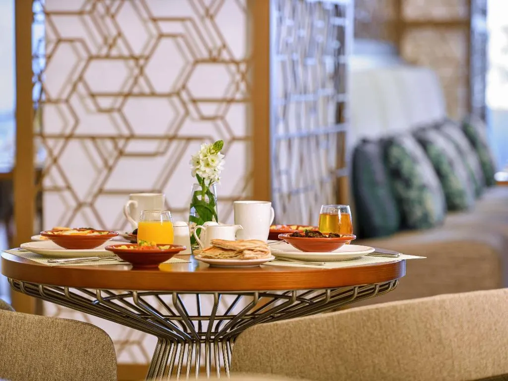SUITE KING SIZE BED Room, Grand Mercure Dubai City, Dubai