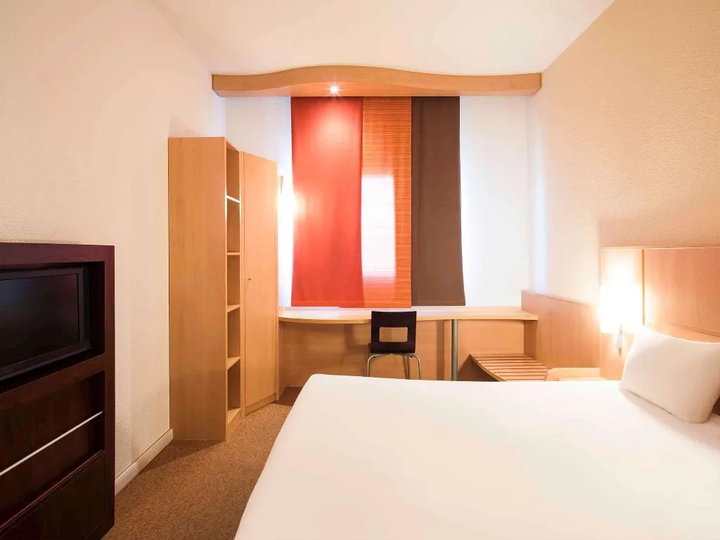 Room, Ibis Como, Milan