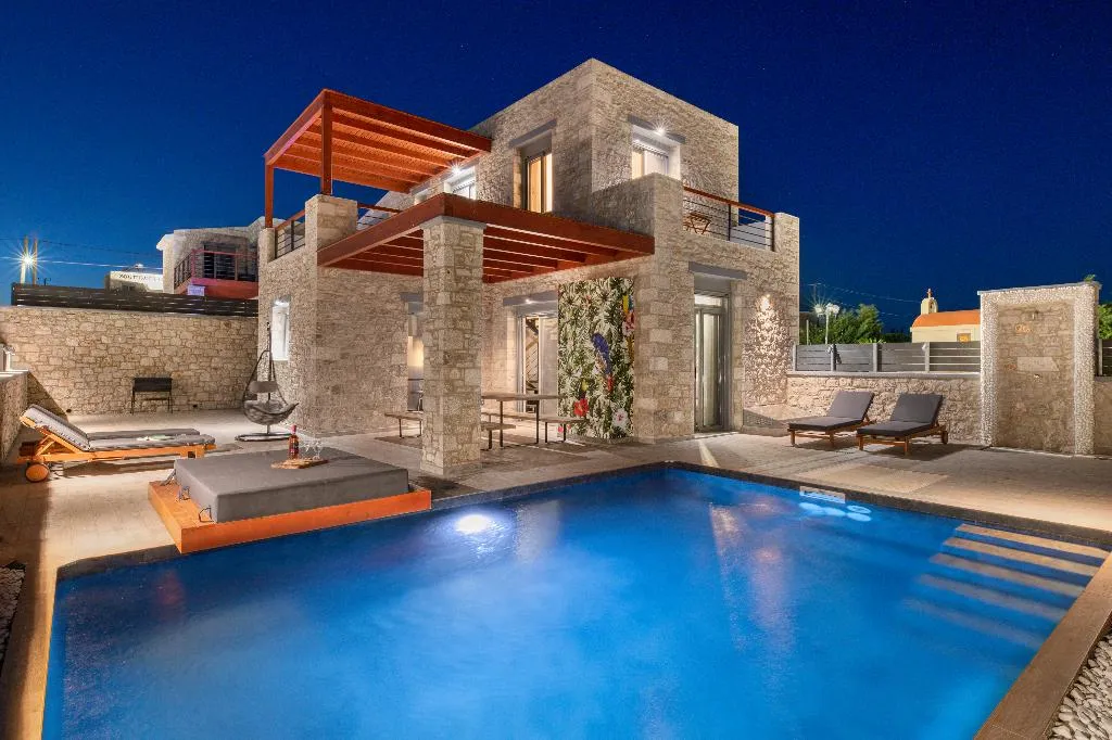 VILLA SIX BEDROOMS THREE BATHROOMS Room, Southrock Villas, Rhodes