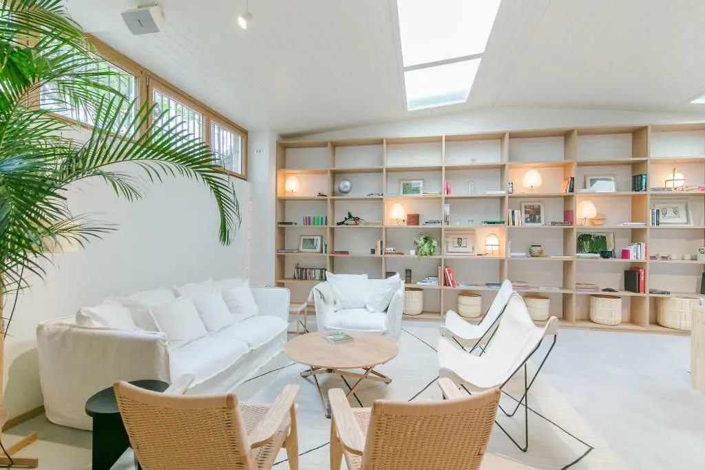 Sports and Entertainment, Margot House, Barcelona