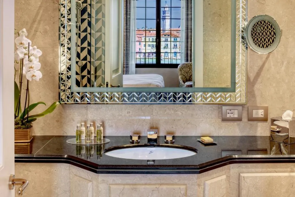 TWIN EXECUTIVE Room, Hilton Molino Stucky Venice, Venice
