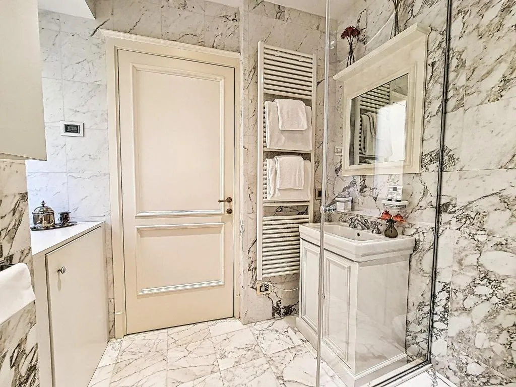 APARTMENT SUPERIOR QUEEN BED Room, L'Orologio, Florence