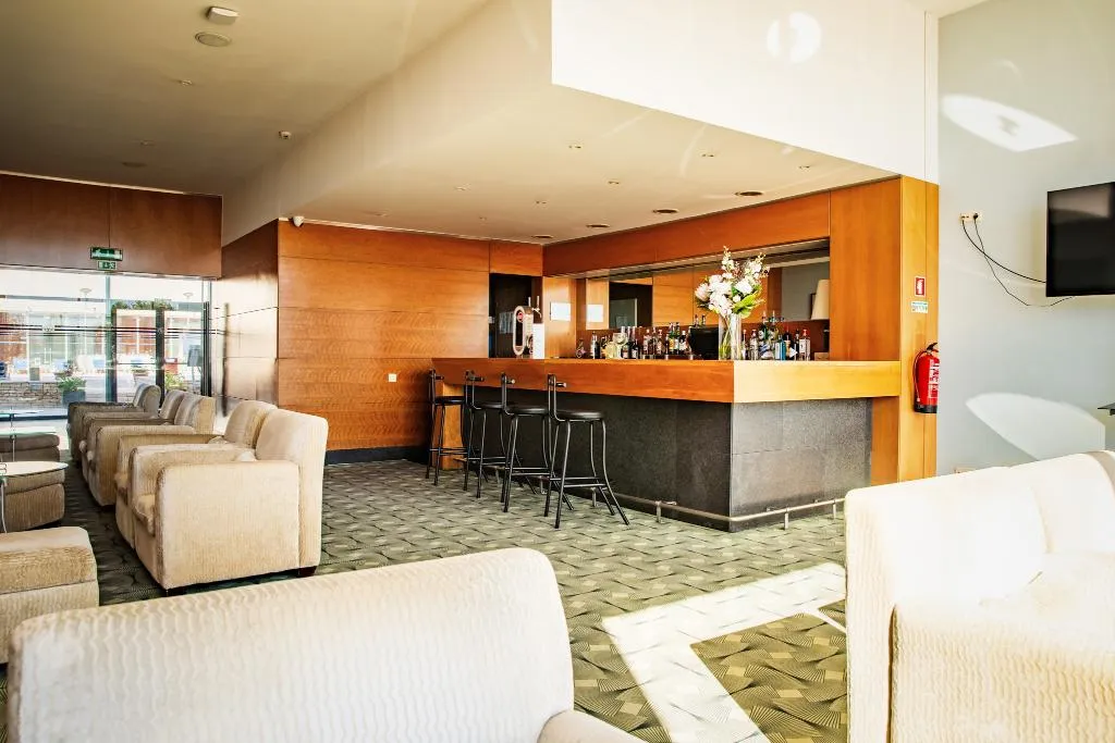 Bar, VIP Executive Santa Iria Hotel, Lisbon