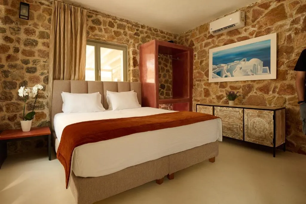 SUITE KING SIZE BED Room, Desiterra Resort, Santorini
