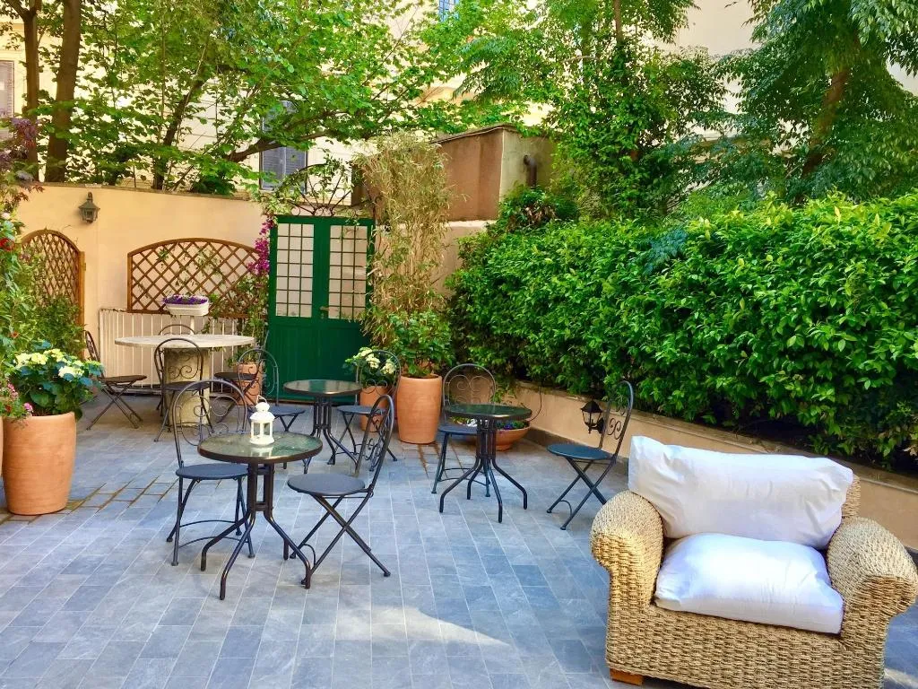 Terrace, La Piazzetta Delle Regine, Rome
