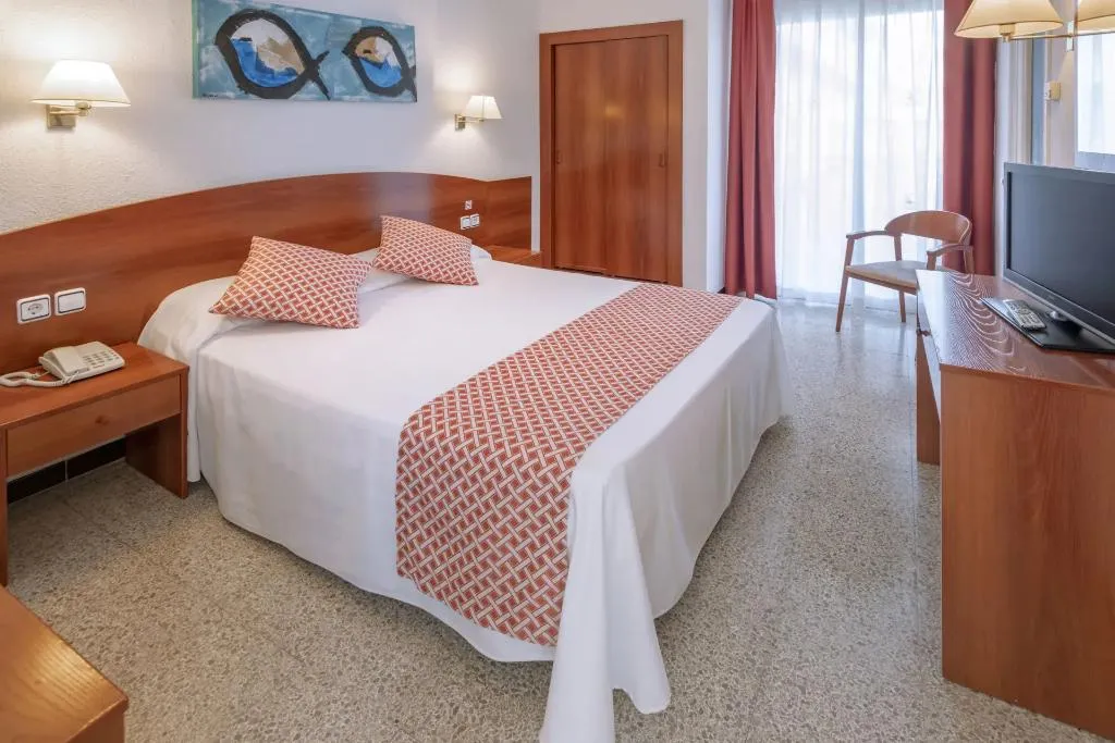 TRIPLE WITH BALCONY Room, GHT Balmes - Apartaments & Splash, Costa Brava