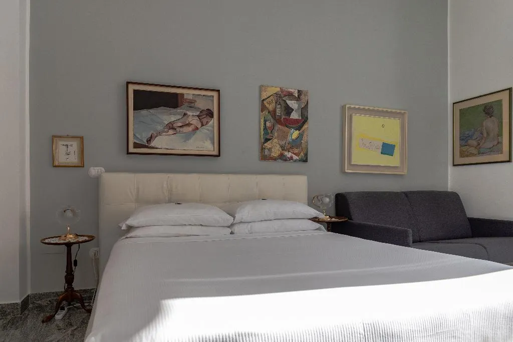 QUADRUPLE EXECUTIVE Room, Aiello Suites Executive, Milan