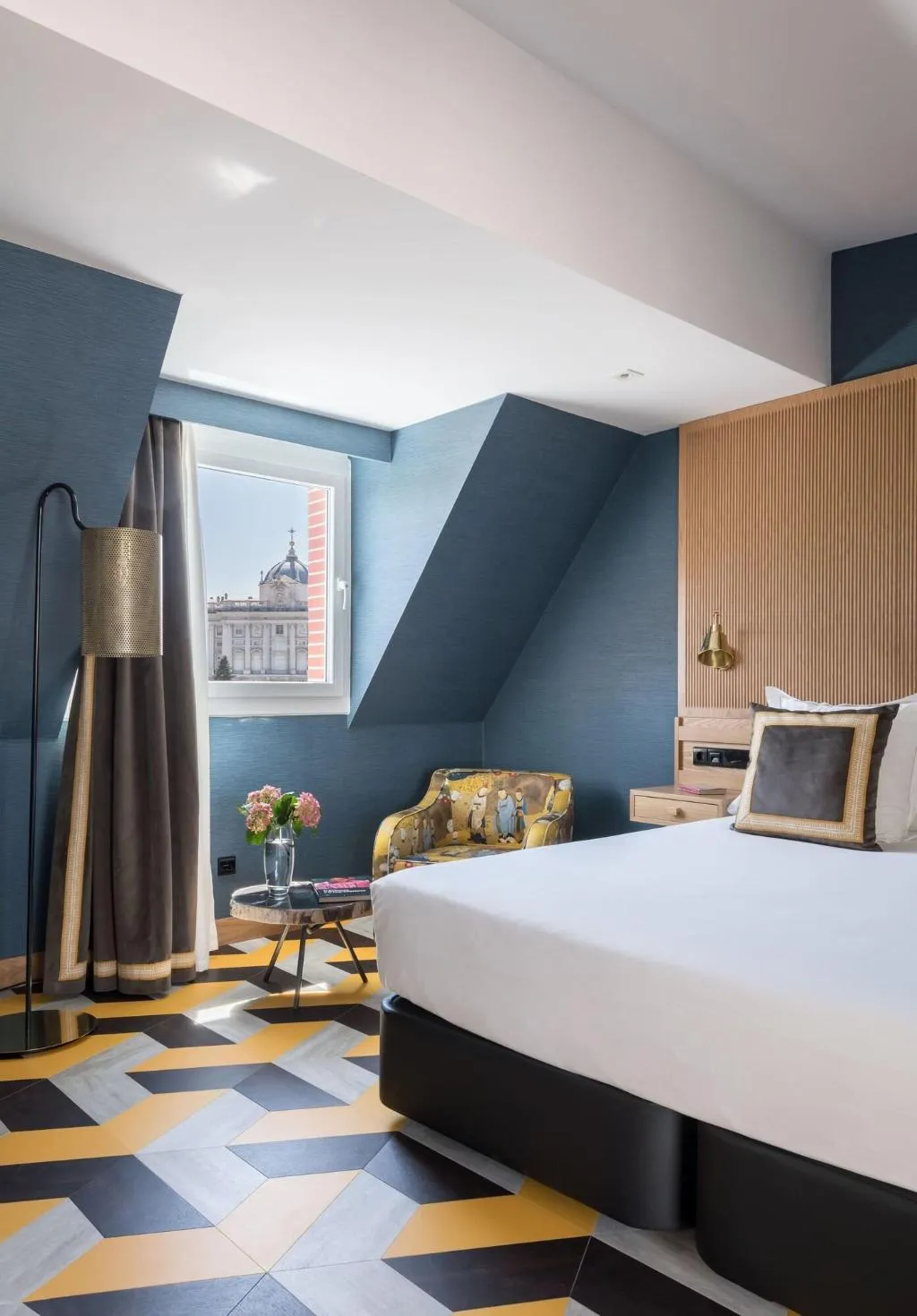 SUITE QUEEN SIZE BED Room, Principe Pio, Madrid