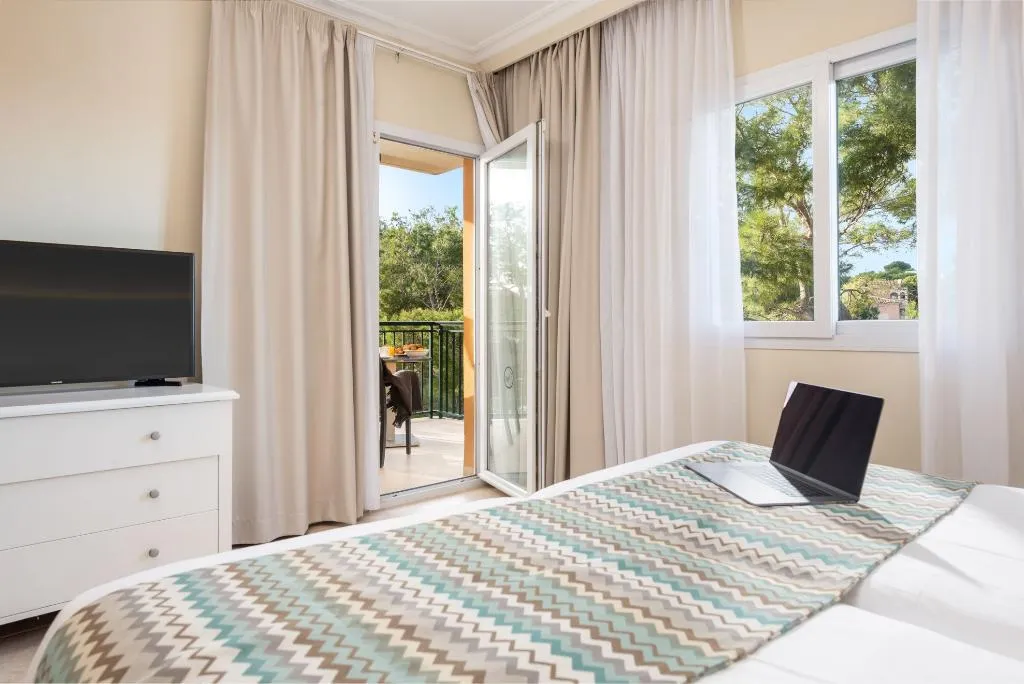 STUDIO WITH BALCONY Room, Aparthotel Can Picafort Palace, Majorca